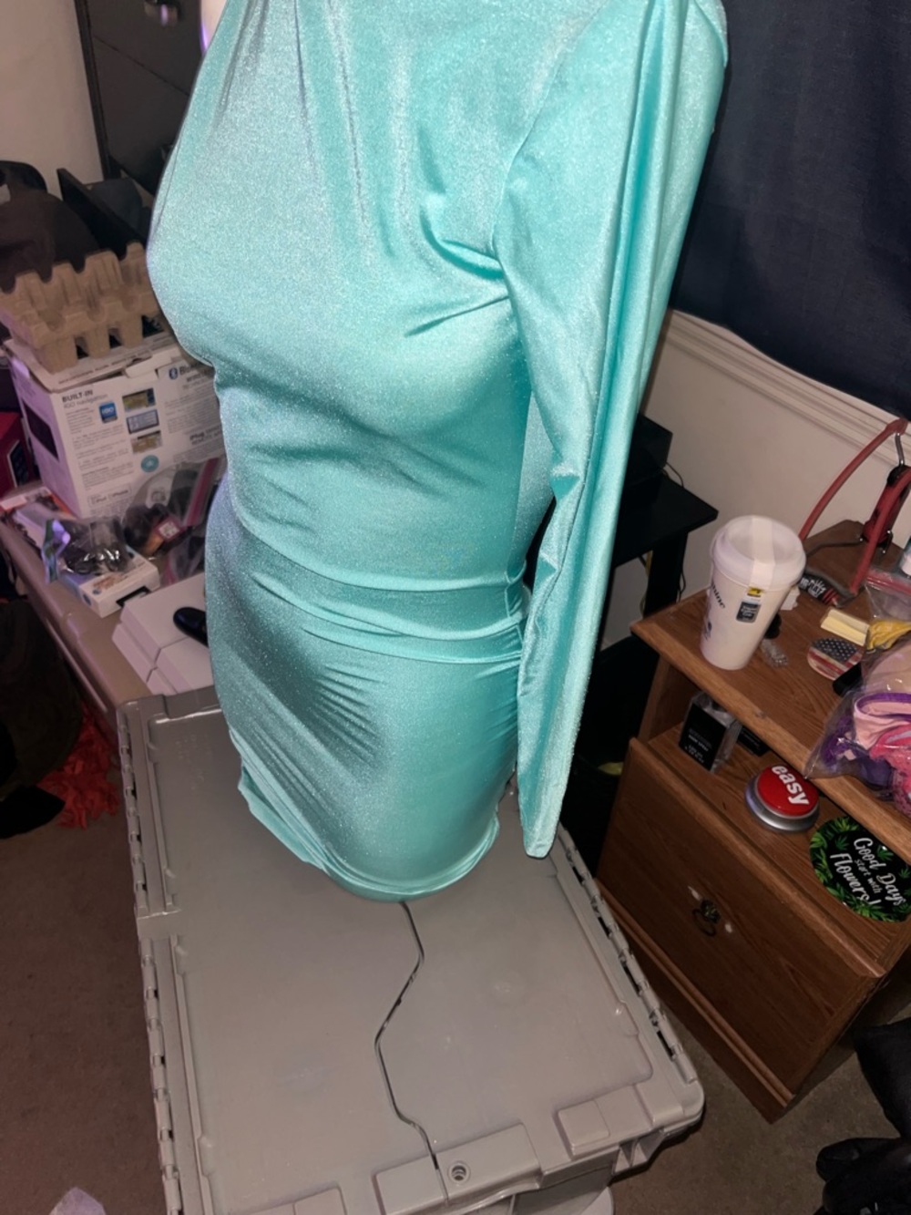Sleek Long-Sleeve Bodycon Dress in Aqua